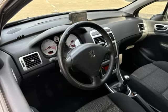 Peugeot 307 (2006) thumbnail 8