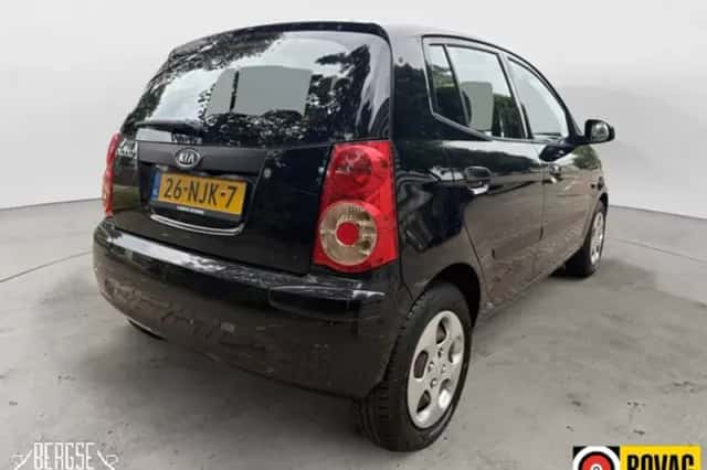 Kia Picanto (2010) thumbnail 3