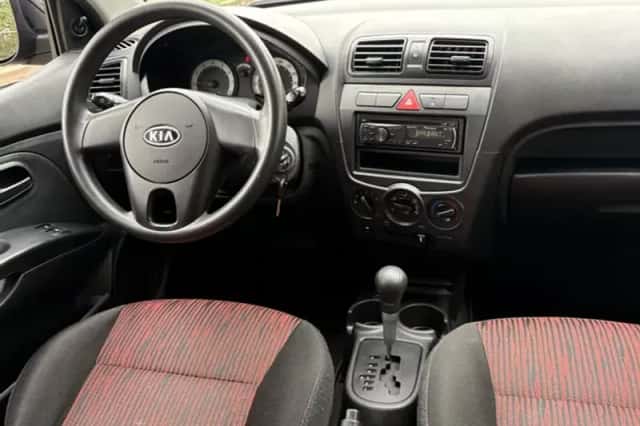 Kia Picanto (2010) thumbnail 8