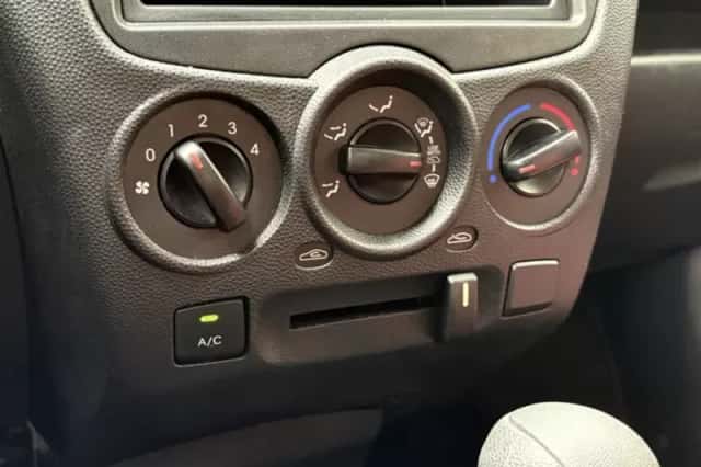 Kia Picanto (2010) thumbnail 10