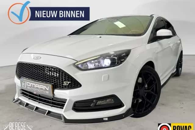 Ford Focus (2016) thumbnail 1