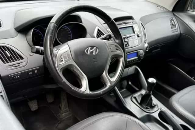 Hyundai ix35 (2010) thumbnail 2