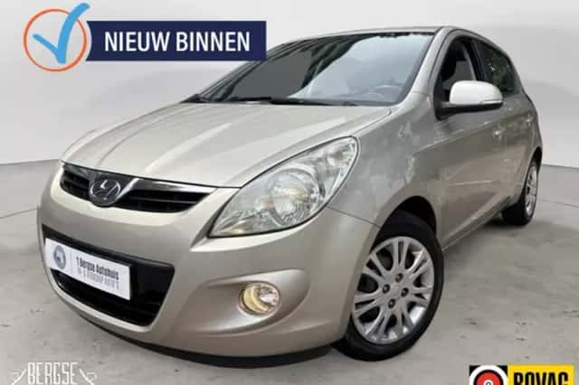 Hyundai i20 (2011) thumbnail 1