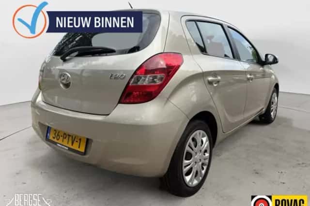 Hyundai i20 (2011) thumbnail 3