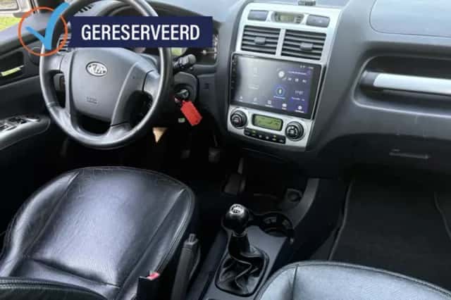 Kia Sportage (2008) thumbnail 2