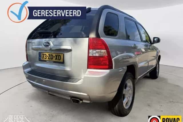 Kia Sportage (2008) thumbnail 3