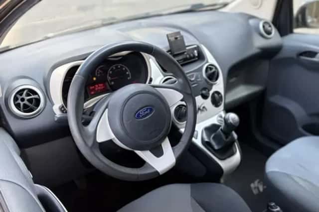 Ford Ka (2009) thumbnail 2