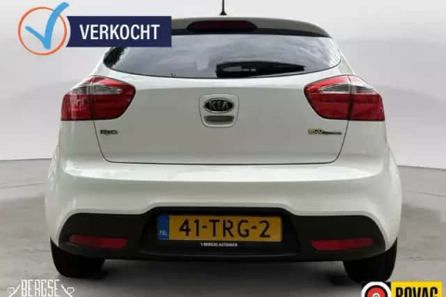 Kia Rio (2012) thumbnail 6