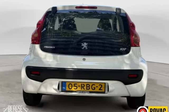 Peugeot 107 (2011) thumbnail 6