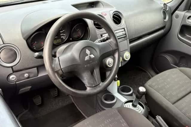 Mitsubishi Colt (2006) thumbnail 2