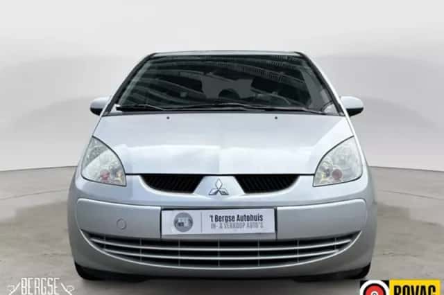 Mitsubishi Colt (2006) thumbnail 5