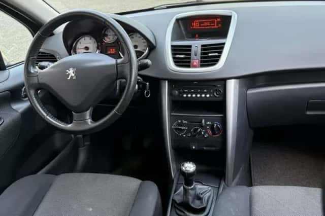 Peugeot 207 (2009) thumbnail 2