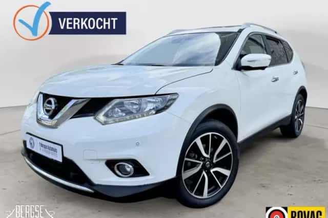 Nissan X-Trail (2016) thumbnail 1