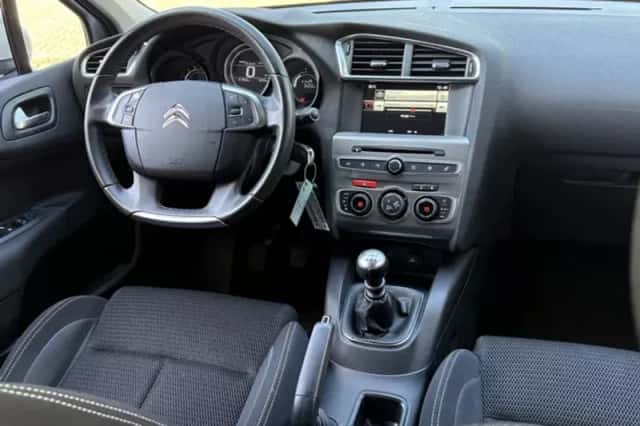 Citroën C4 (2015) thumbnail 2