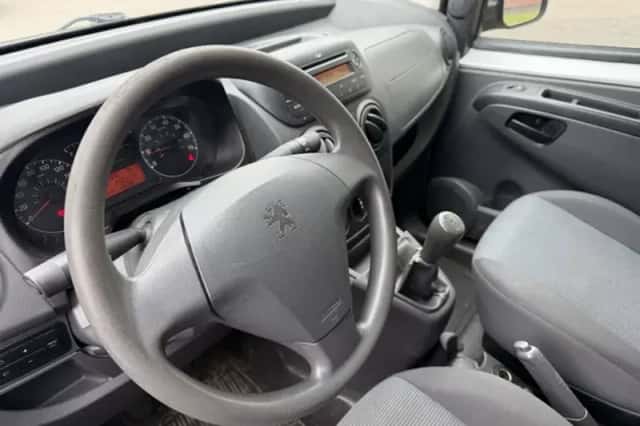 Peugeot Bipper (2008) thumbnail 2