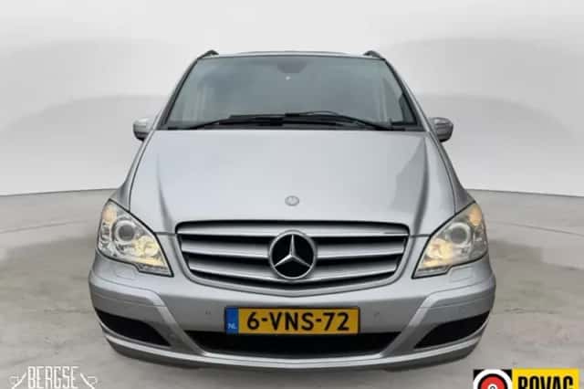 Mercedes-Benz Viano (2011) thumbnail 4