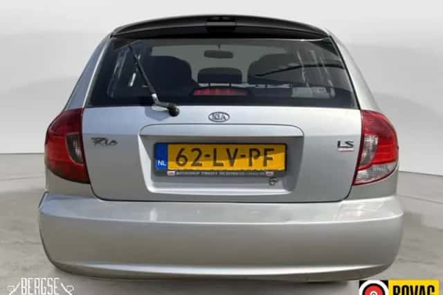 Kia Rio (2003) thumbnail 6