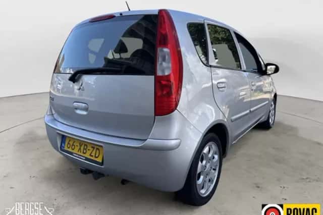 Mitsubishi Colt (2007) thumbnail 3