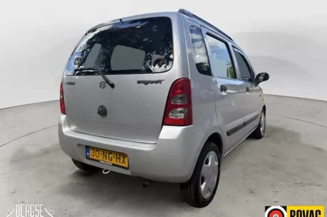 Suzuki Wagon R+ (2003) thumbnail 3