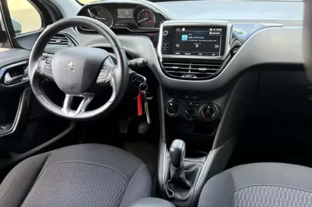 Peugeot 208 (2018) thumbnail 2