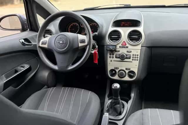 Opel Corsa (2008) thumbnail 2