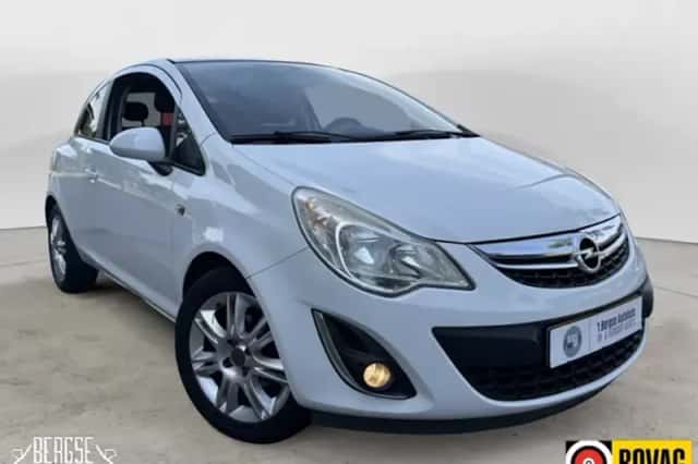 Opel Corsa (2011) thumbnail 4