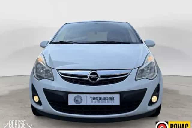 Opel Corsa (2011) thumbnail 5