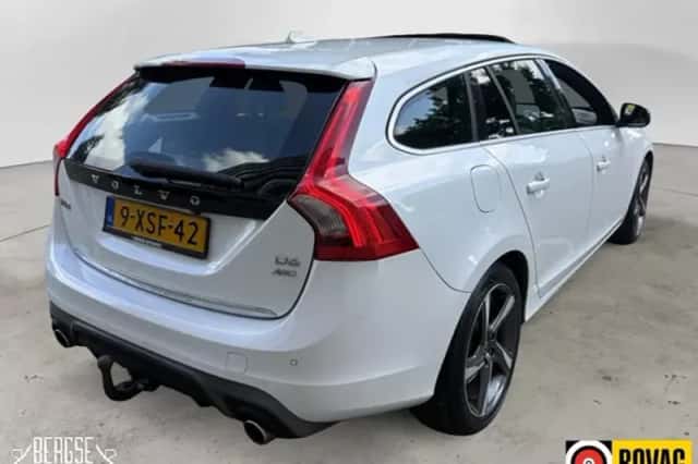 Volvo V60 (2014) thumbnail 3