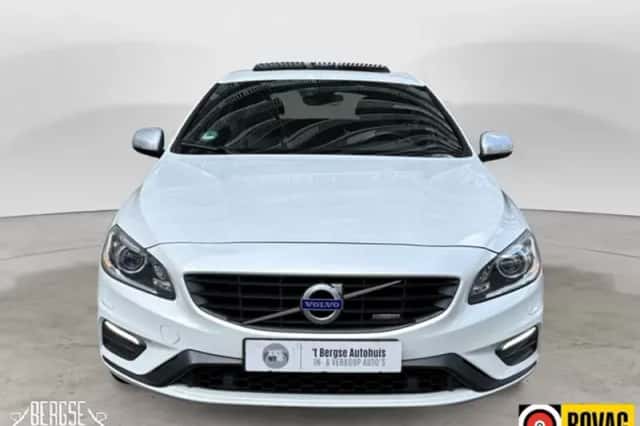 Volvo V60 (2014) thumbnail 5