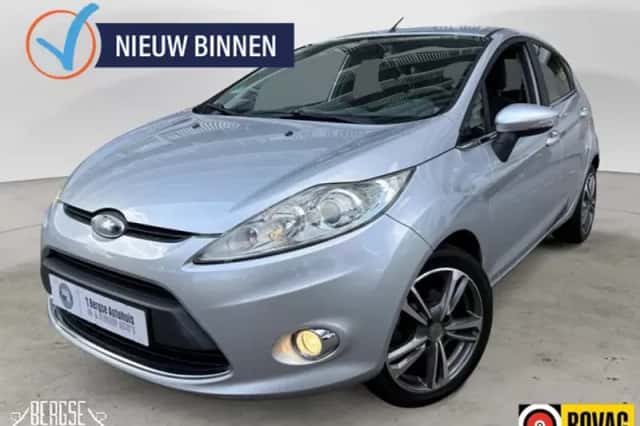 Ford Fiesta (2010) thumbnail 1