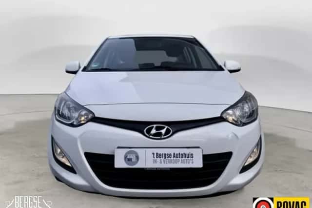 Hyundai i20 (2013) thumbnail 5