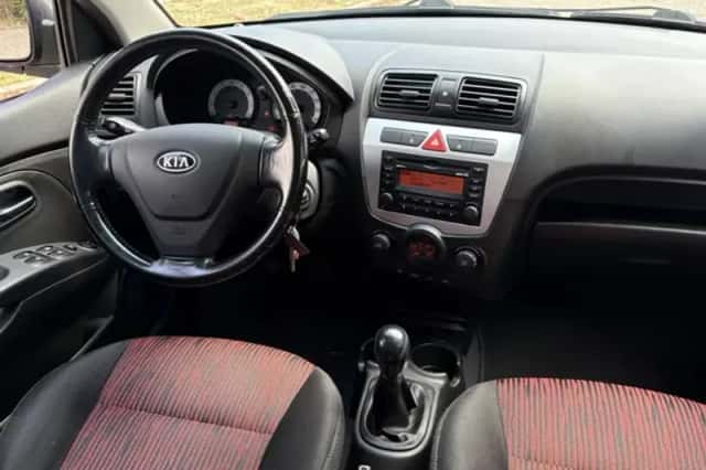 Kia Picanto (2008) thumbnail 2
