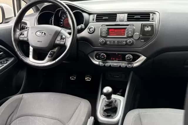 Kia Rio (2012) thumbnail 2