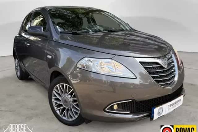 Lancia Ypsilon (2012) thumbnail 4
