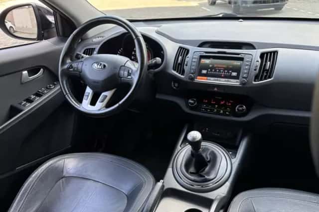 Kia Sportage (2012) thumbnail 2