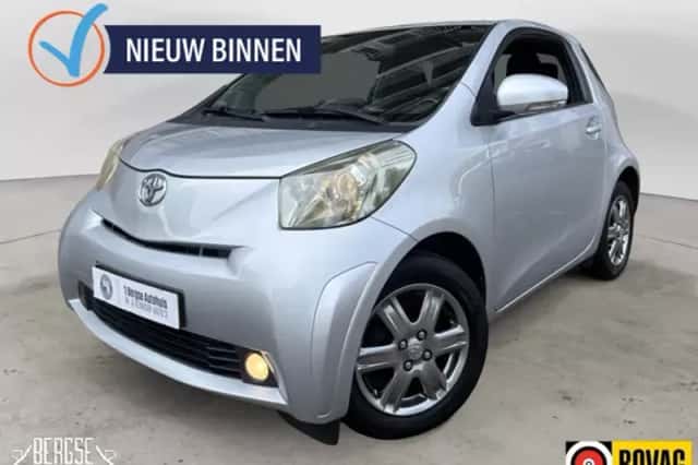 Toyota IQ (2009) thumbnail 1