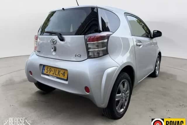 Toyota IQ (2009) thumbnail 3