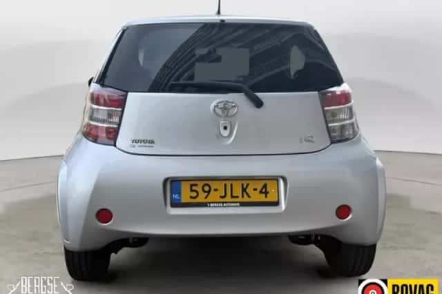 Toyota IQ (2009) thumbnail 6