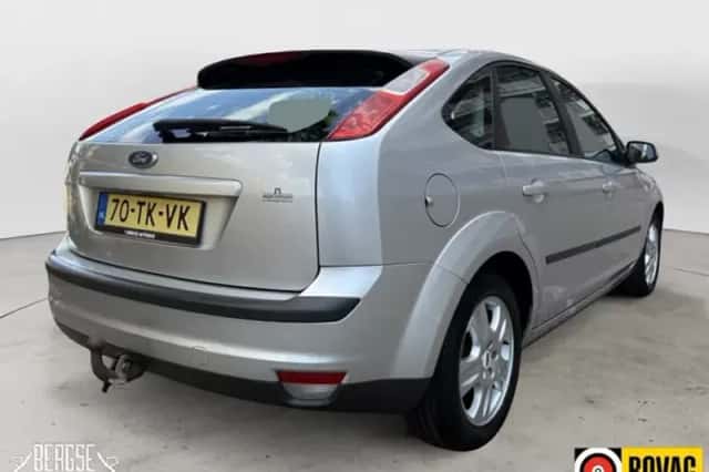 Ford Focus (2006) thumbnail 3