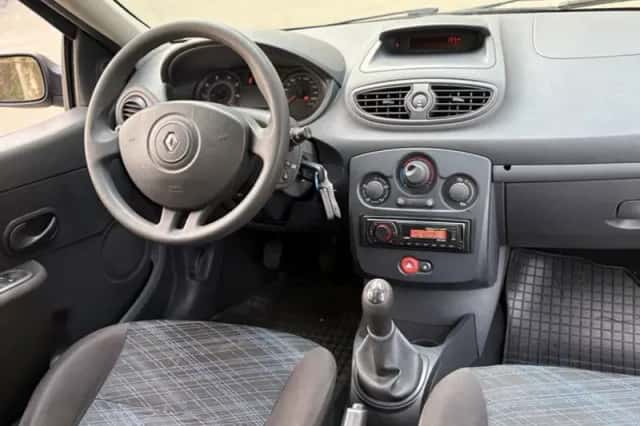 Renault Clio (2008) thumbnail 2