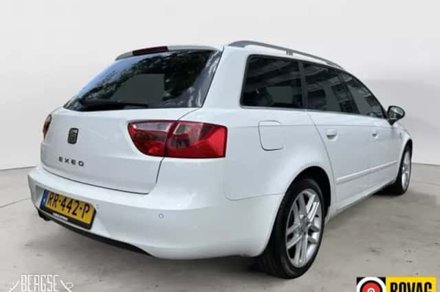 SEAT Exeo (2011) thumbnail 3