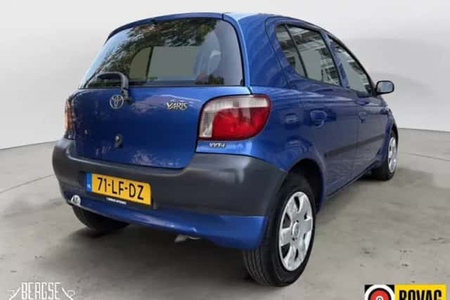 Toyota Yaris (2002) thumbnail 3