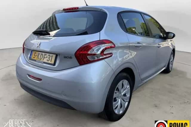 Peugeot 208 (2013) thumbnail 3