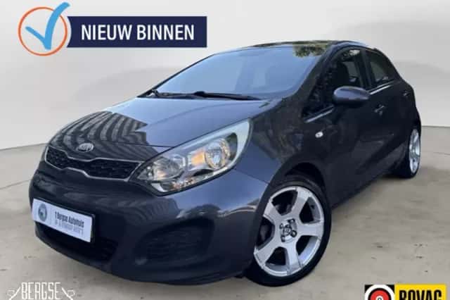 Kia Rio (2013) thumbnail 1