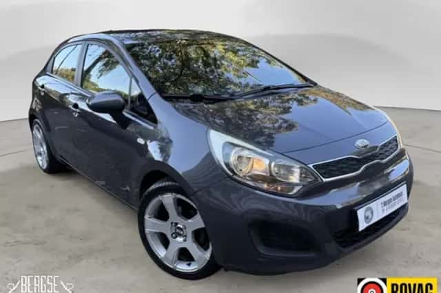Kia Rio (2013) thumbnail 4