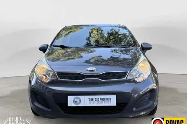 Kia Rio (2013) thumbnail 5