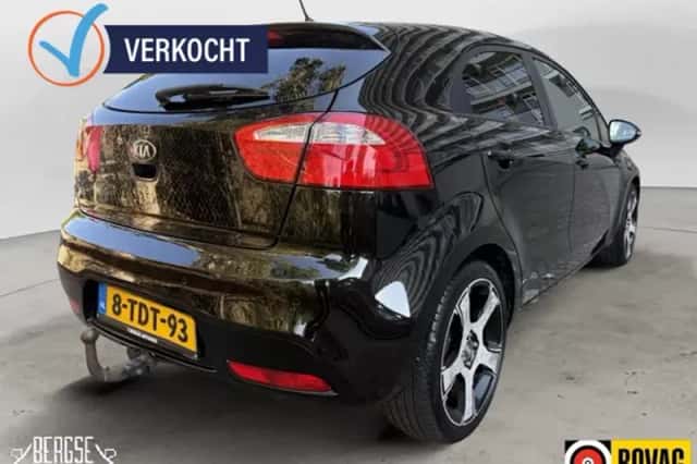 Kia Rio (2014) thumbnail 3