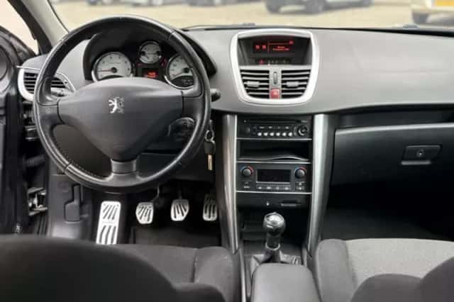 Peugeot 207 (2006) thumbnail 2