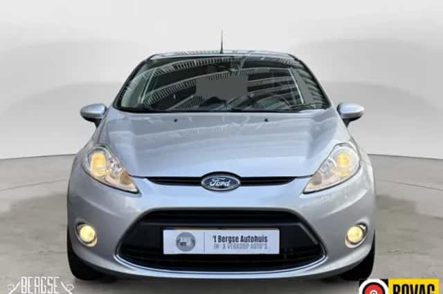 Ford Fiesta (2010) thumbnail 5