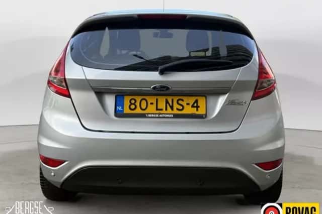 Ford Fiesta (2010) thumbnail 6